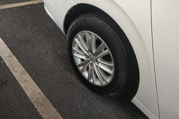 Used Peugeot 301 2014 1.6L Automatic Luxury Edition Right Rear Wheel Hub