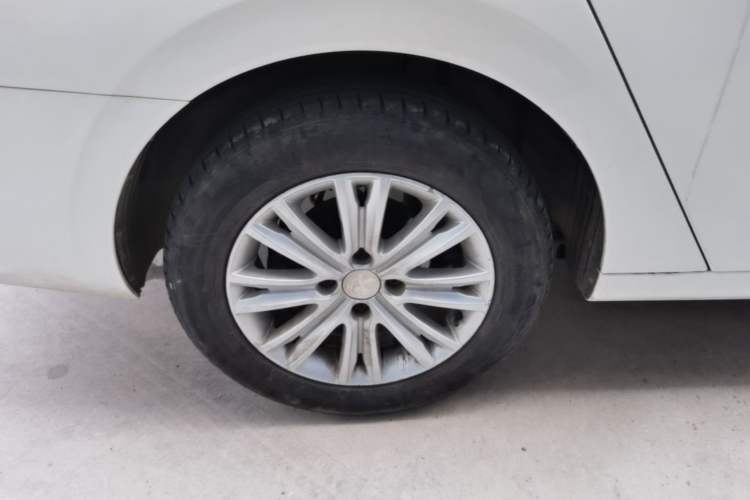 Used Peugeot 301 2014 1.6L Automatic Comfort Edition Right Rear Wheel Hub