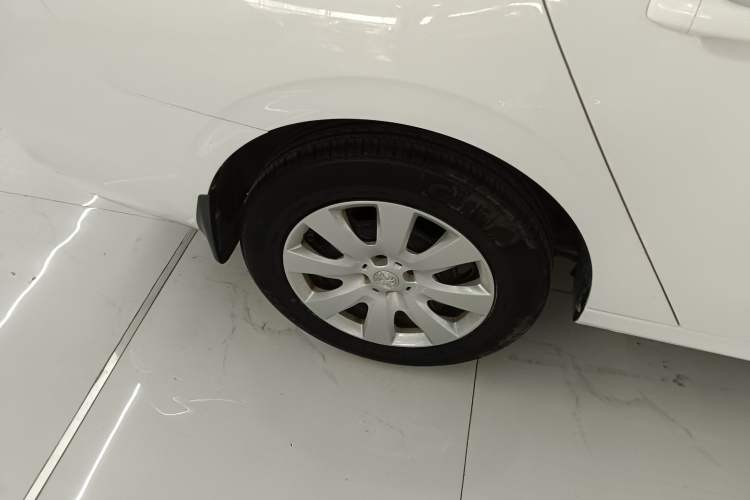 Used Peugeot 301 2014 1.6L Manual Comfort Edition Right Rear Wheel Hub
