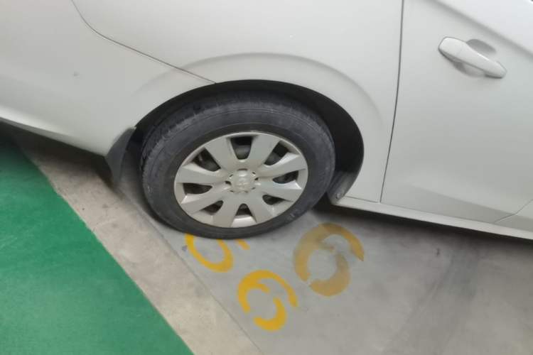 Used Peugeot 301 2014 1.6L Manual Comfort Edition Right Rear Wheel Hub