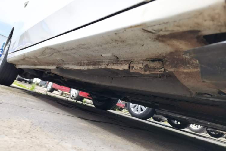 Used Peugeot 301 2014 1.6L Manual Comfort Edition Right Side Sill