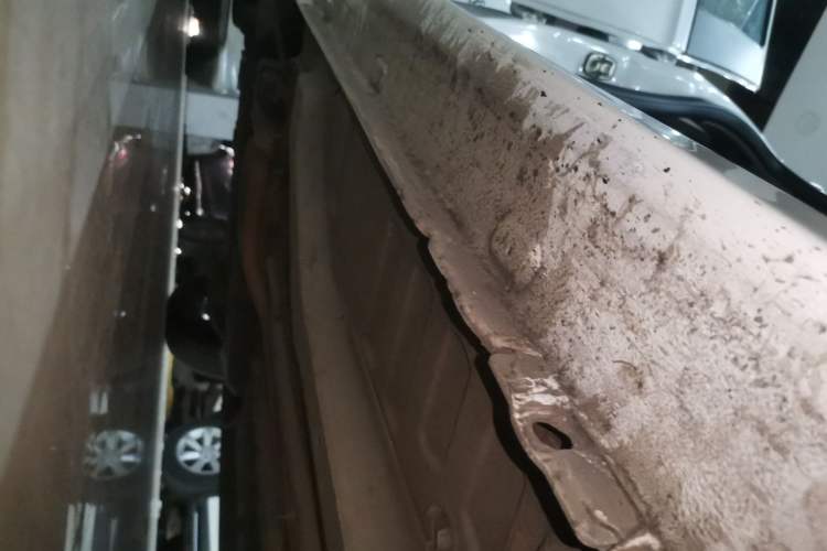 Used Peugeot 301 2014 1.6L Automatic Comfort Edition Right Side Sill