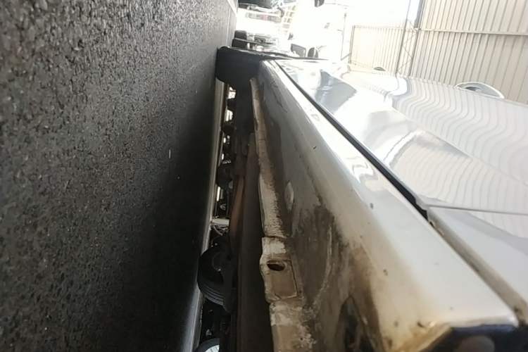 Used Peugeot 301 2014 1.6L Automatic Luxury Edition Right Side Sill