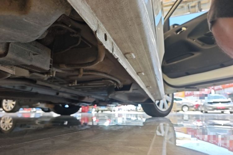 Used Peugeot 301 2014 1.6L Manual Comfort Edition Right Side Sill