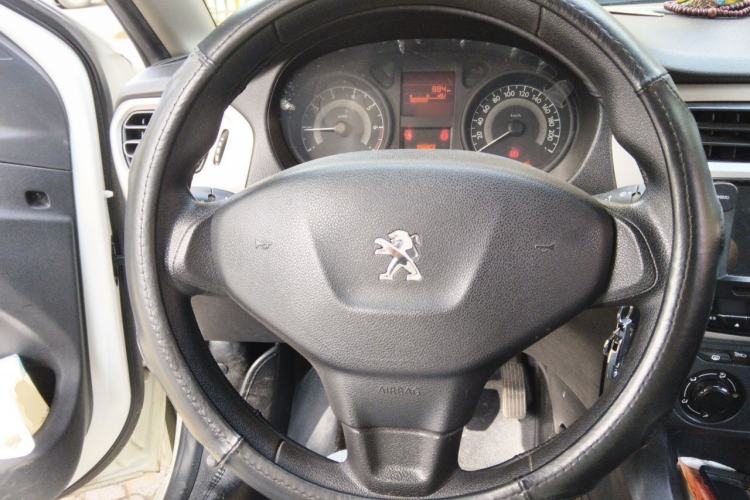 Used Peugeot 301 2014 1.6L Manual Comfort Edition CNG Steering Wheel
