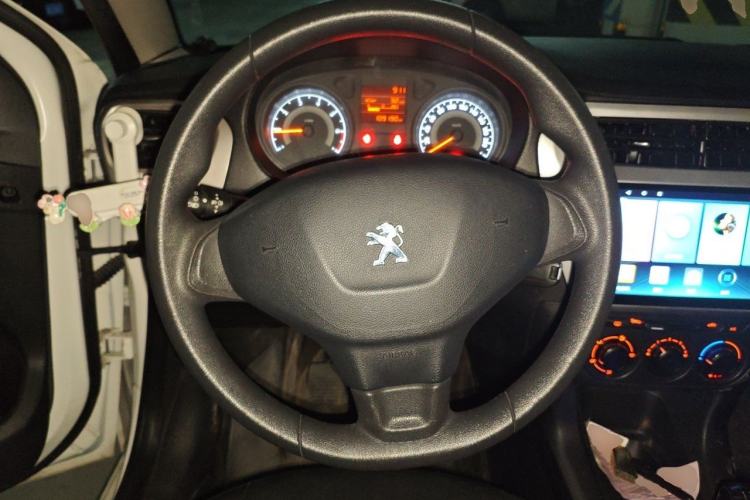 Used Peugeot 301 2014 1.6L Manual Comfort Edition Steering Wheel