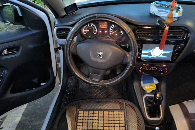 Used Peugeot 301 2014 1.6L Manual Comfort Edition Steering Wheel