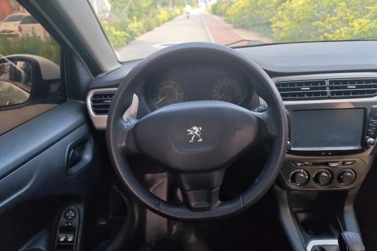 Used Peugeot 301 2014 1.6L Manual Comfort Edition Steering Wheel