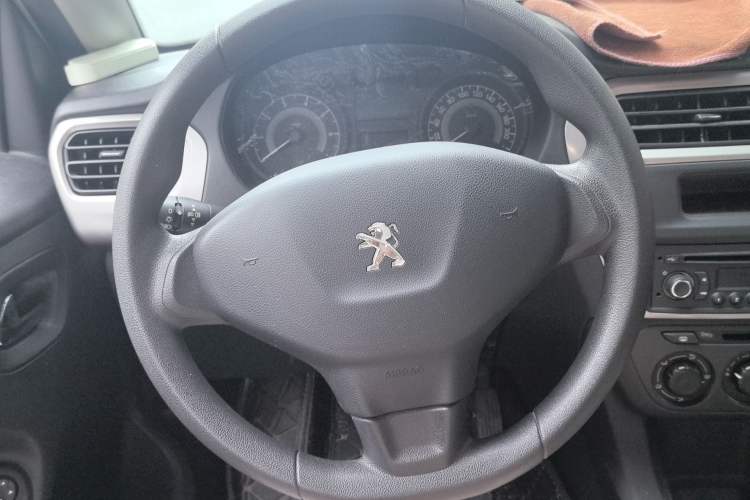Used Peugeot 301 2014 1.6L Automatic Comfort Edition Steering Wheel