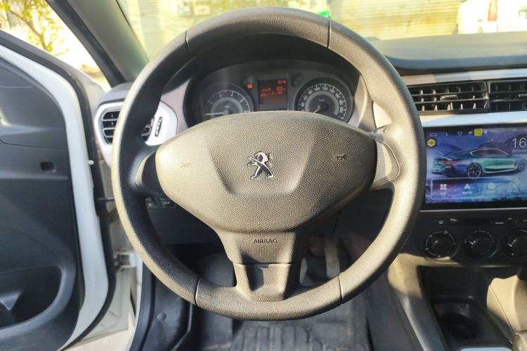 Used Peugeot 301 2014 1.6L Manual Comfort Edition Steering Wheel