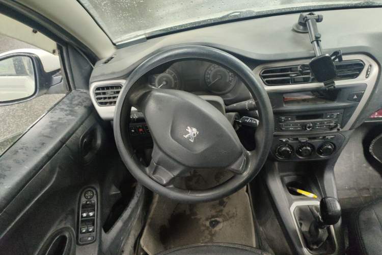 Used Peugeot 301 2014 1.6L Manual Comfort Edition CNG Steering Wheel