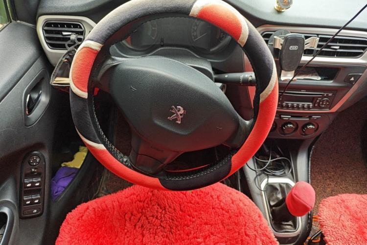 Used Peugeot 301 2014 1.6L Manual Comfort Edition Steering Wheel