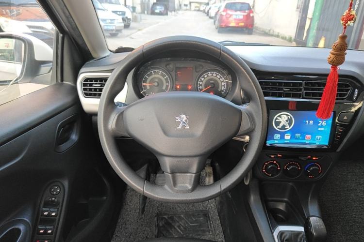 Used Peugeot 301 2014 1.6L Manual Comfort Edition Steering Wheel