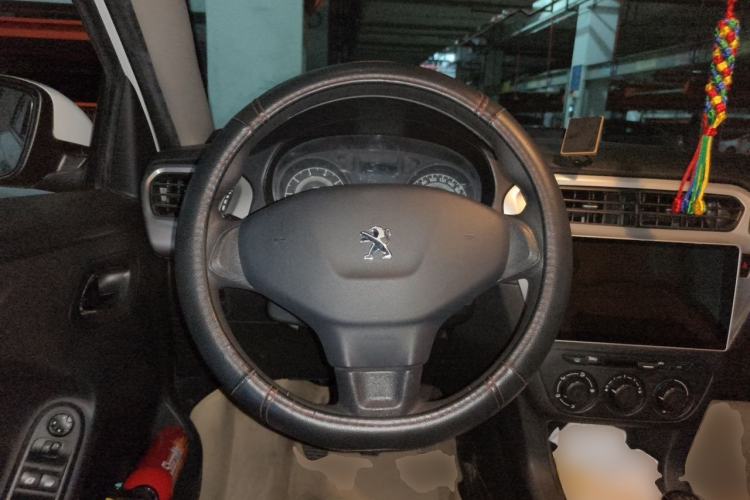 Used Peugeot 301 2014 1.6L Manual Comfort Edition Steering Wheel