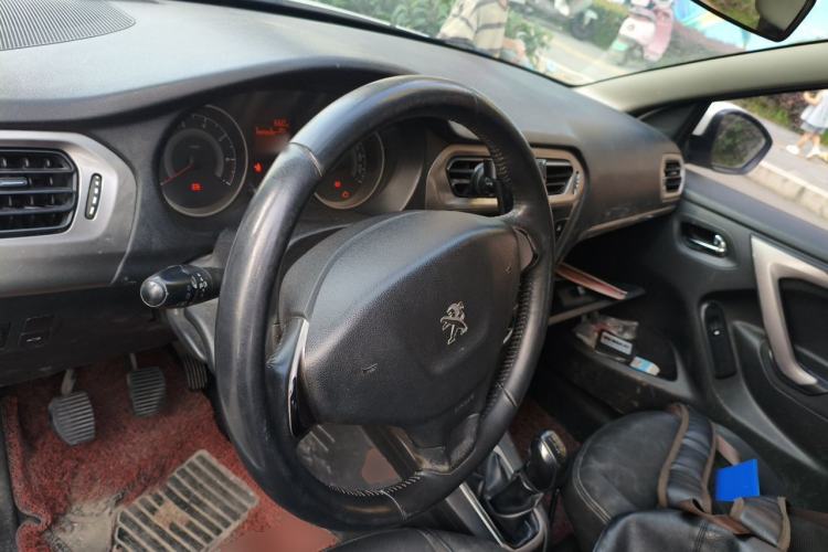 Used Peugeot 301 2014 1.6L Manual Luxury Edition Steering Wheel