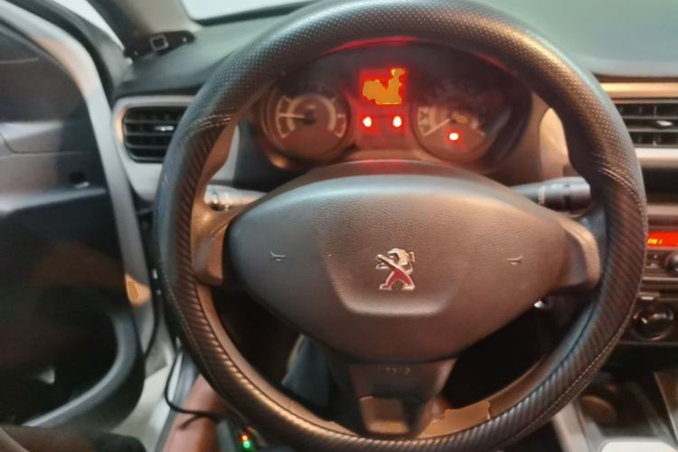 Used Peugeot 301 2014 1.6L Manual Comfort Edition Steering Wheel