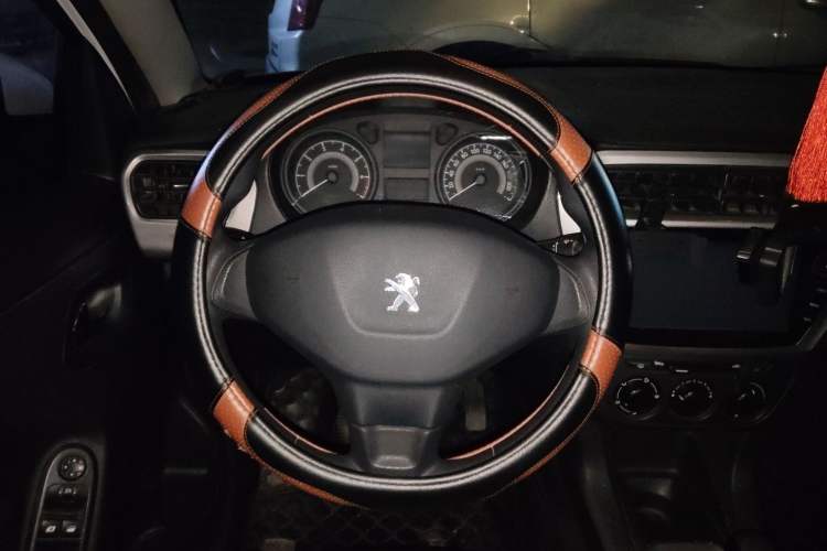 Used Peugeot 301 2014 1.6L Manual Comfort Edition Steering Wheel