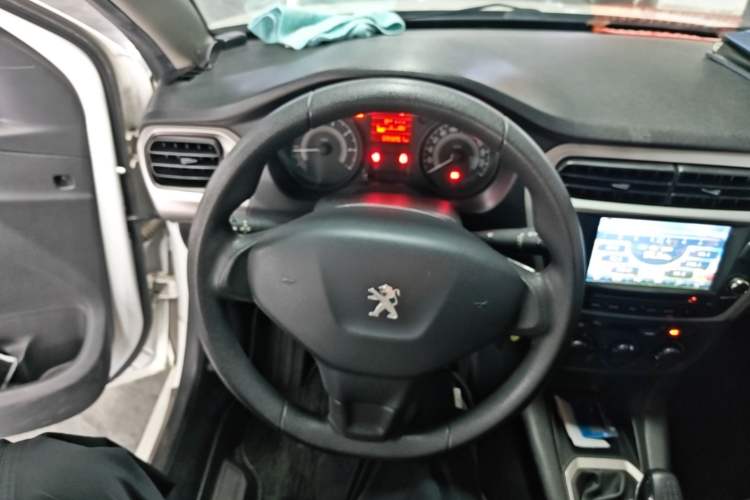 Used Peugeot 301 2014 1.6L Manual Comfort Edition Steering Wheel