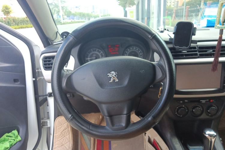 Used Peugeot 301 2014 1.6L Automatic Comfort Edition Steering Wheel