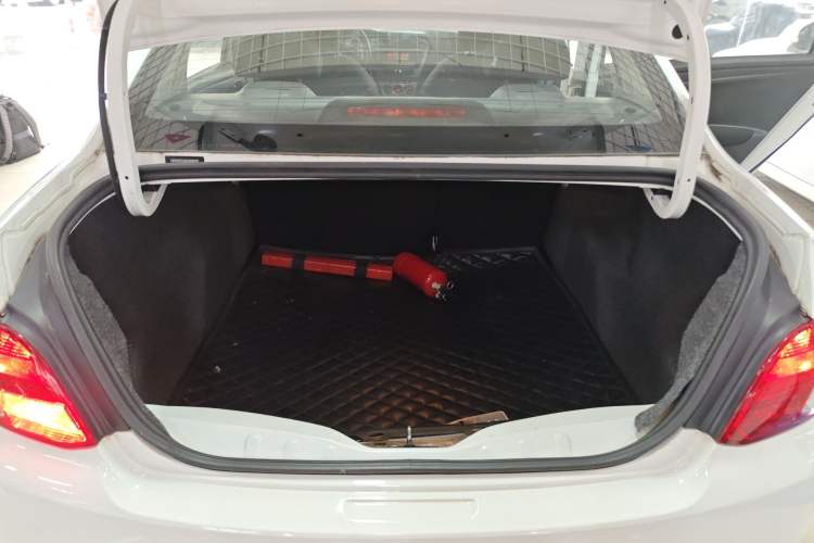 Used Peugeot 301 2014 1.6L Manual Luxury Edition Trunk