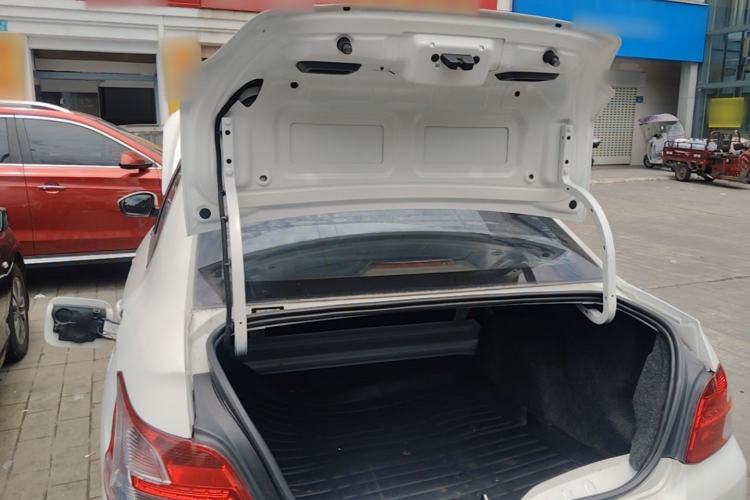 Used Peugeot 301 2014 1.6L Manual Comfort Edition Trunk