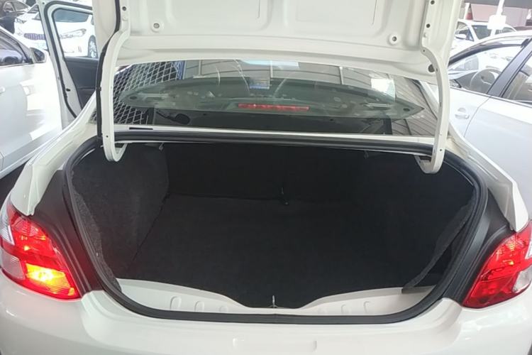 Used Peugeot 301 2014 1.6L Automatic Luxury Edition Trunk