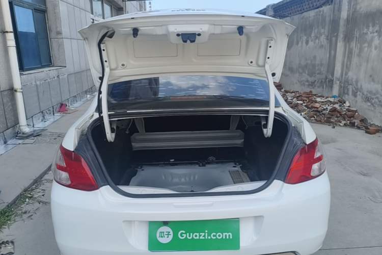 Used Peugeot 301 2014 1.6L Manual Comfort Edition Trunk