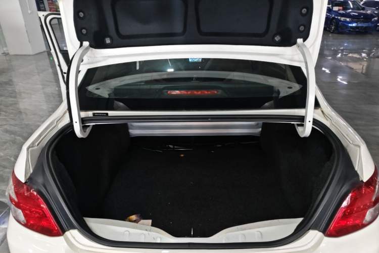 Used Peugeot 301 2014 1.6L Manual Comfort Edition Trunk