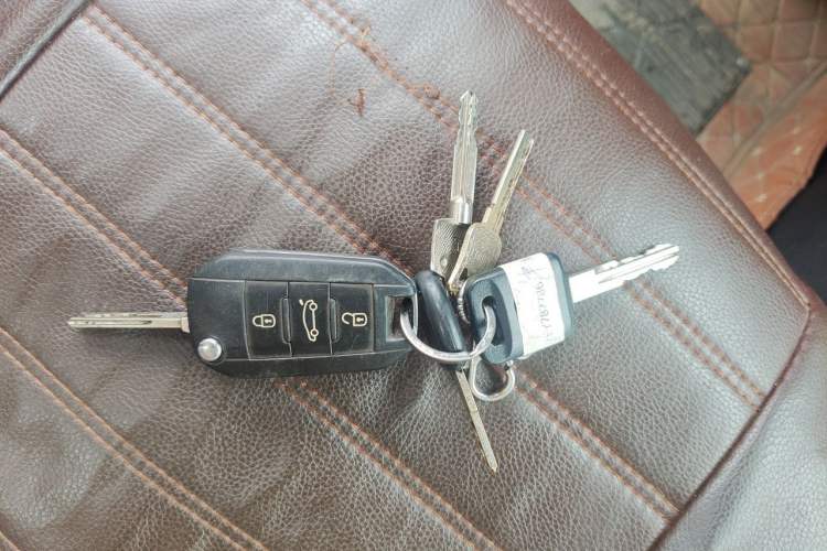 Used Peugeot 301 2014 1.6L Manual Comfort Edition Vehicle Key