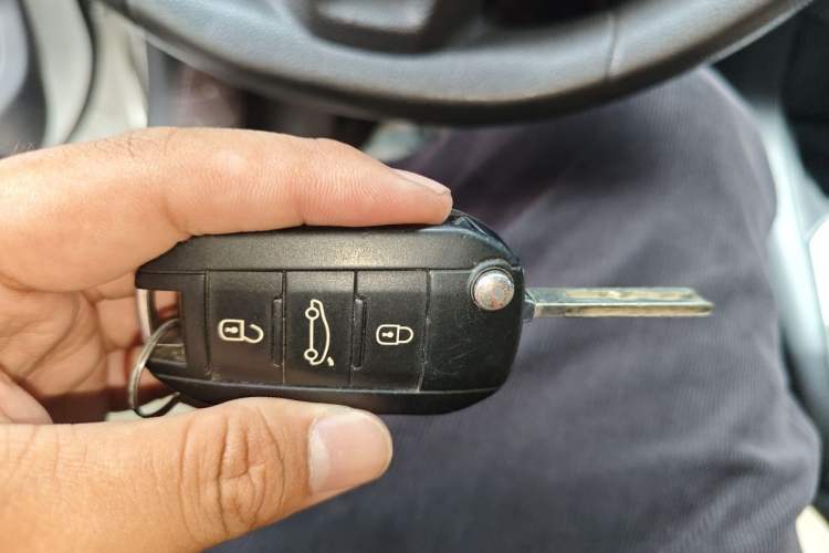 Used Peugeot 301 2014 1.6L Manual Comfort Edition Vehicle Key