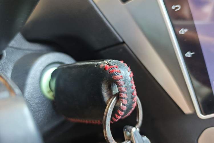 Used Peugeot 301 2014 1.6L Automatic Luxury Edition Vehicle Key