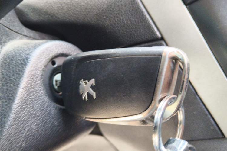 Used Peugeot 301 2014 1.6L Manual Comfort Edition CNG Vehicle Key
