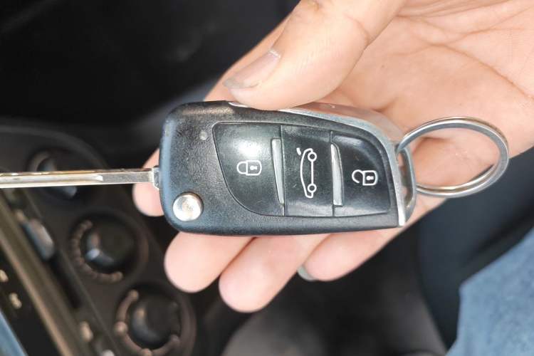 Used Peugeot 301 2014 1.6L Manual Comfort Edition Vehicle Key