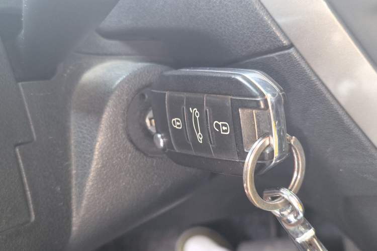 Used Peugeot 301 2014 1.6L Automatic Comfort Edition Vehicle Key