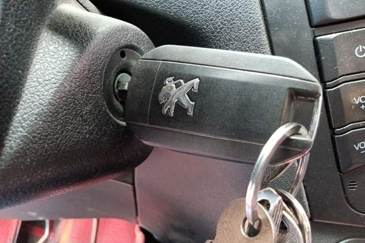 Used Peugeot 301 2014 1.6L Manual Comfort Edition Vehicle Key