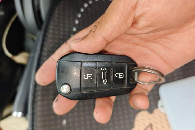 Used Peugeot 301 2014 1.6L Manual Luxury Edition Vehicle Key