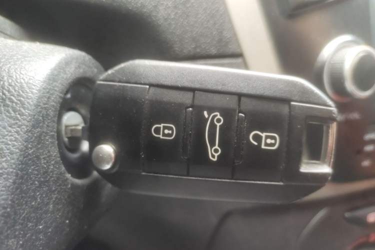 Used Peugeot 301 2014 1.6L Manual Comfort Edition Vehicle Key