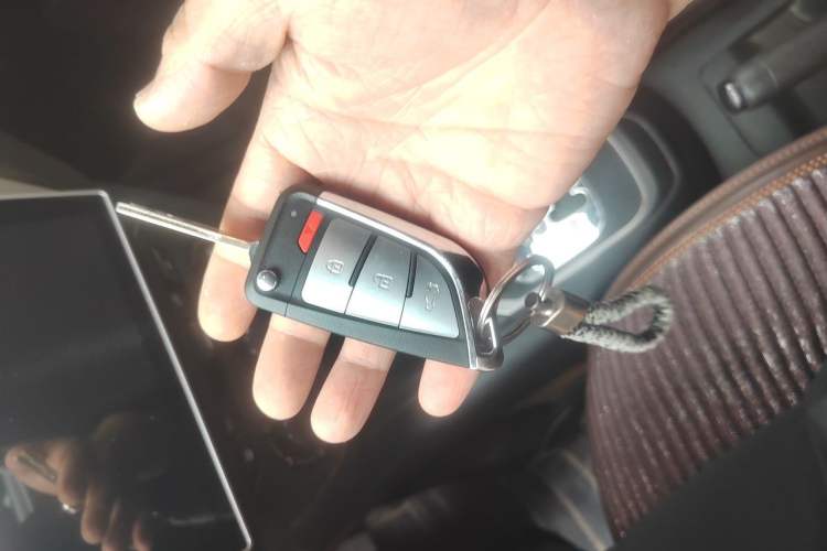 Used Peugeot 301 2014 1.6L Automatic Comfort Edition Vehicle Key