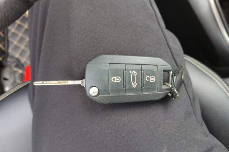 Used Peugeot 301 2014 1.6L Manual Comfort Edition Vehicle Key