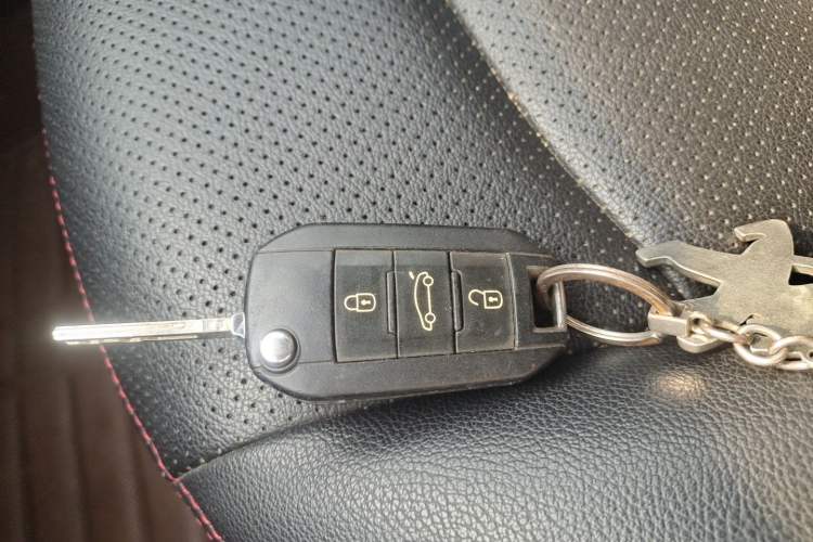 Used Peugeot 301 2014 1.6L Manual Luxury Edition Vehicle Key