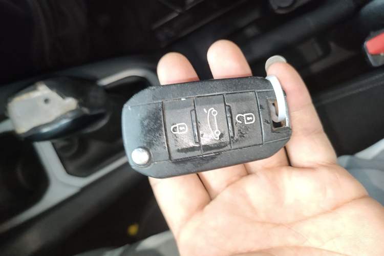 Used Peugeot 301 2014 1.6L Manual Luxury Edition Vehicle Key