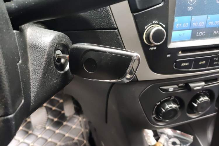 Used Peugeot 301 2014 1.6L Manual Comfort Edition Vehicle Key