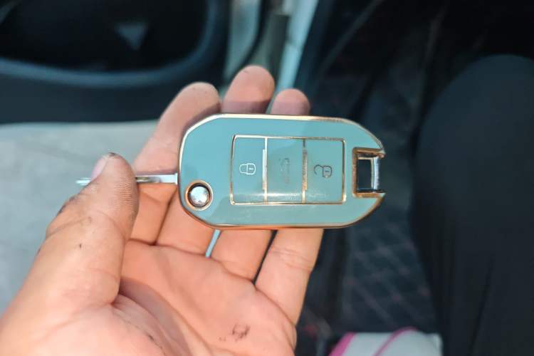 Used Peugeot 301 2014 1.6L Manual Comfort Edition Vehicle Key