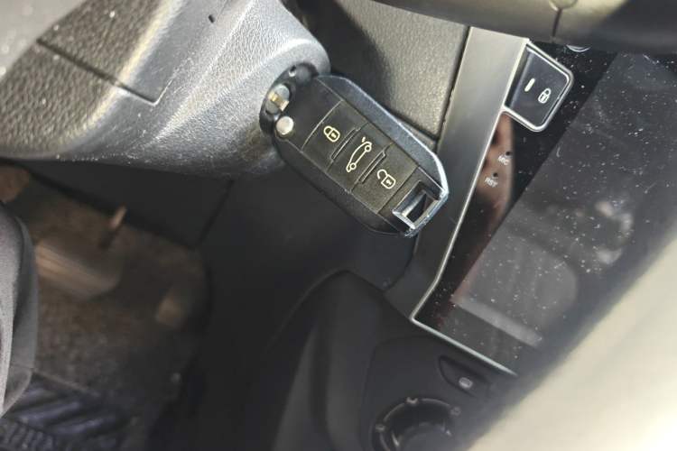 Used Peugeot 301 2014 1.6L Automatic Comfort Edition Vehicle Key