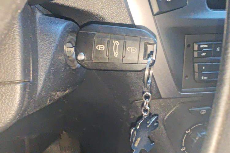 Used Peugeot 301 2014 1.6L Manual Comfort Edition Vehicle Key
