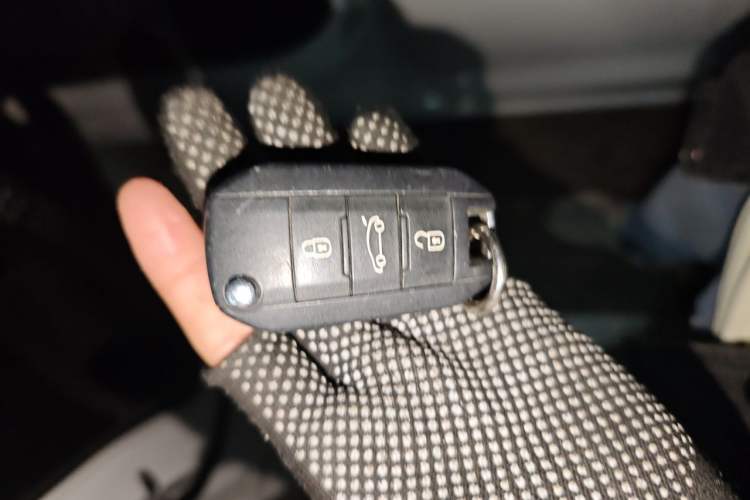 Used Peugeot 301 2014 1.6L Automatic Comfort Edition Vehicle Key