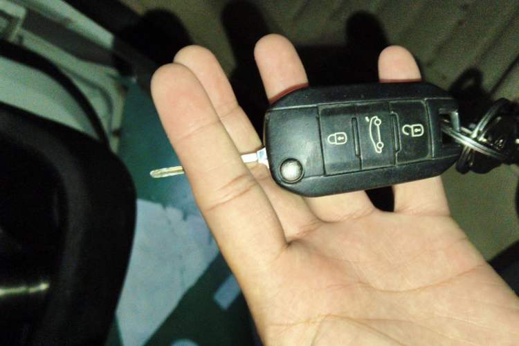 Used Peugeot 301 2014 1.6L Manual Comfort Edition Vehicle Key