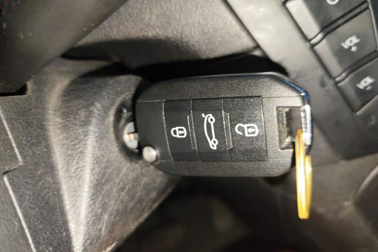 Used Peugeot 301 2014 1.6L Automatic Comfort Edition Vehicle Key
