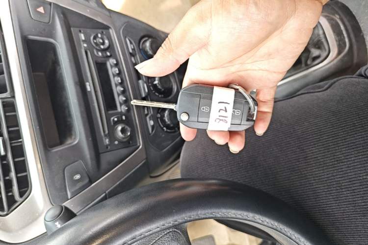 Used Peugeot 301 2014 1.6L Manual Comfort Edition Vehicle Key