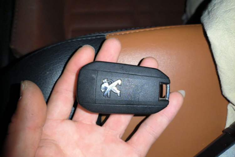 Used Peugeot 301 2014 1.6L Manual Comfort Edition Vehicle Key